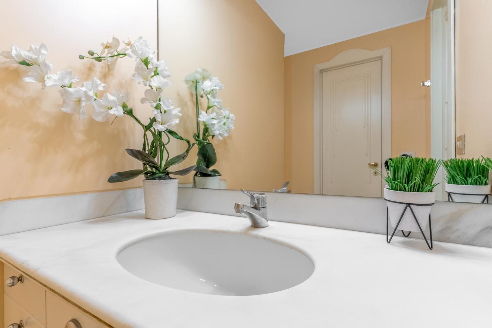Central Luxurious Apartment Duomo A/C-Wi-Fi Free 밀라노 외부 사진