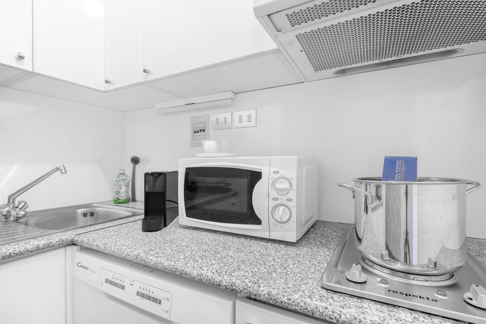Central Luxurious Apartment Duomo A/C-Wi-Fi Free 밀라노 외부 사진
